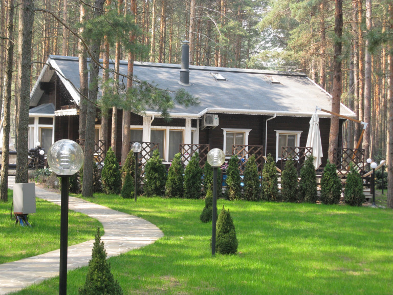 Log_Cabin_Ukraine_3.jpg