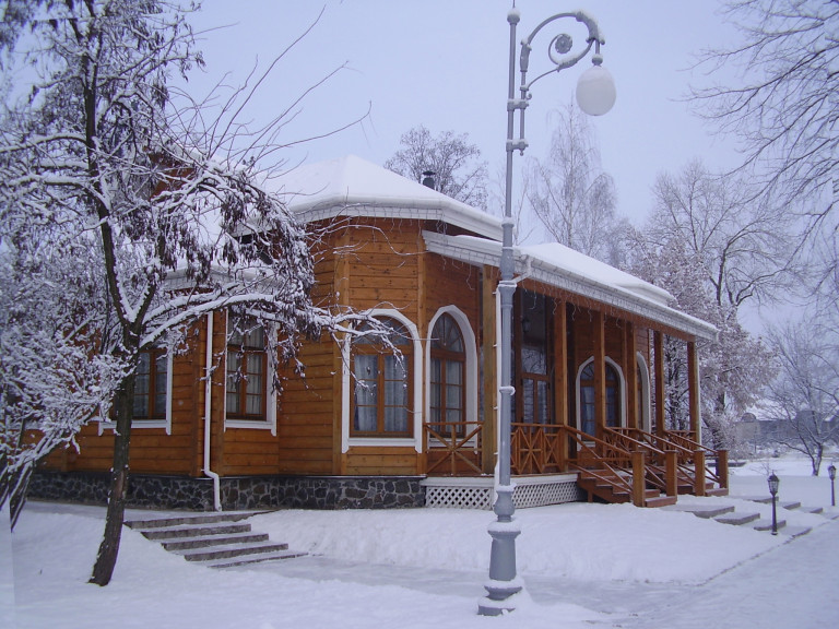 Log_House_Ukraine_1.jpg